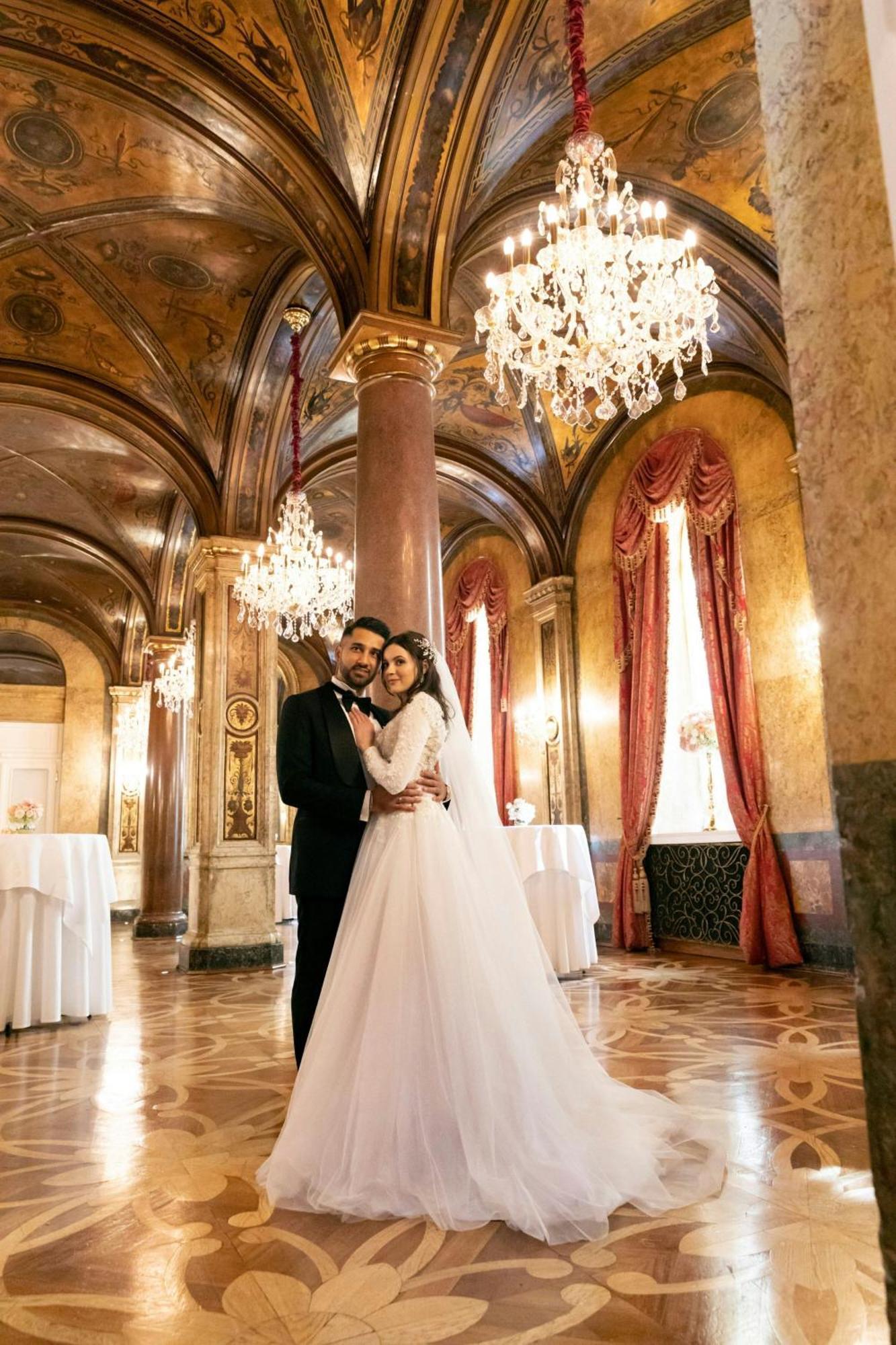 Hotel Imperial, A Luxury Collection Hotel, Viena Exterior foto Wedding at the National Theatre