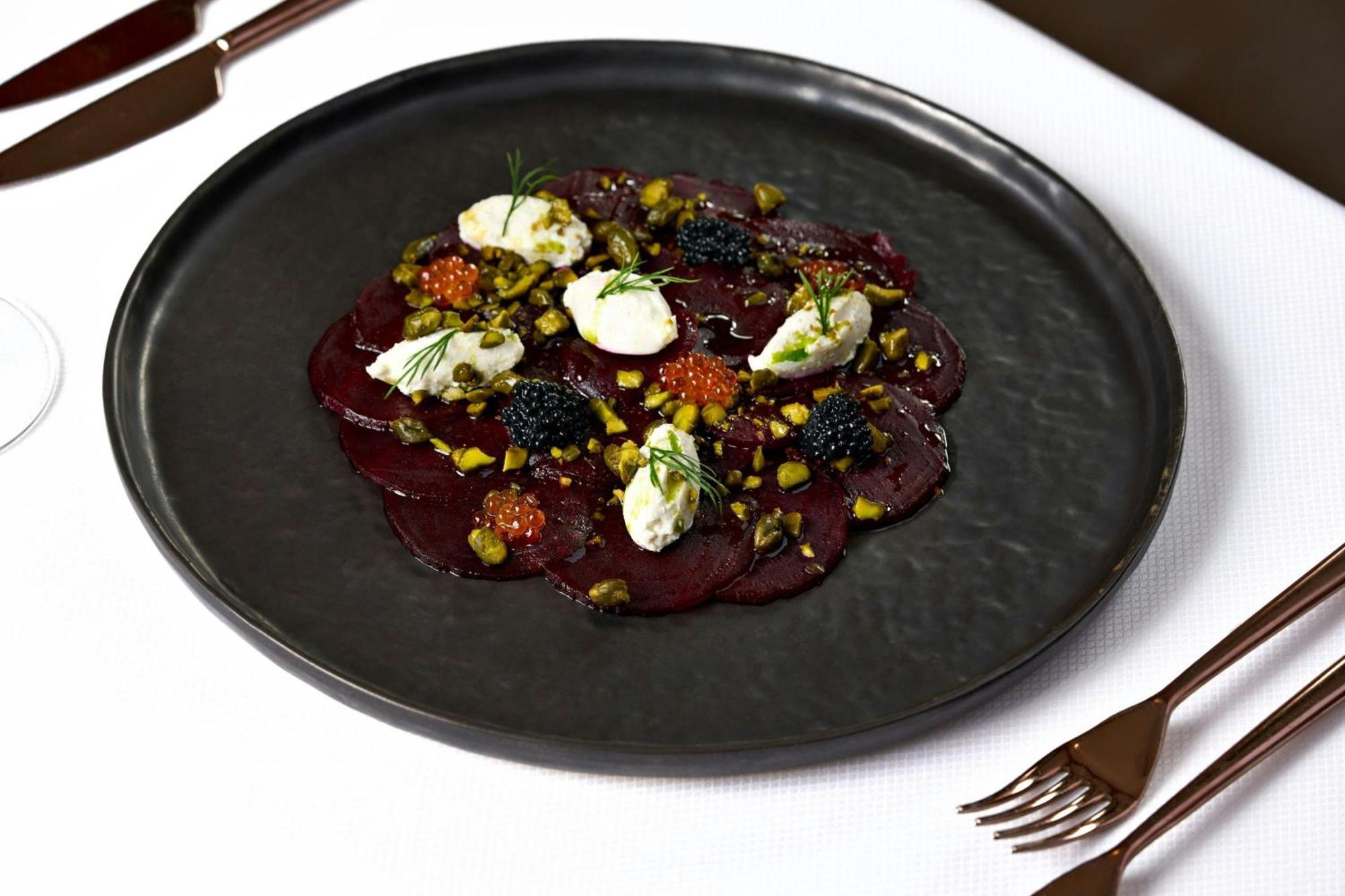 Hotel Imperial, A Luxury Collection Hotel, Viena Exterior foto A modern beetroot salad