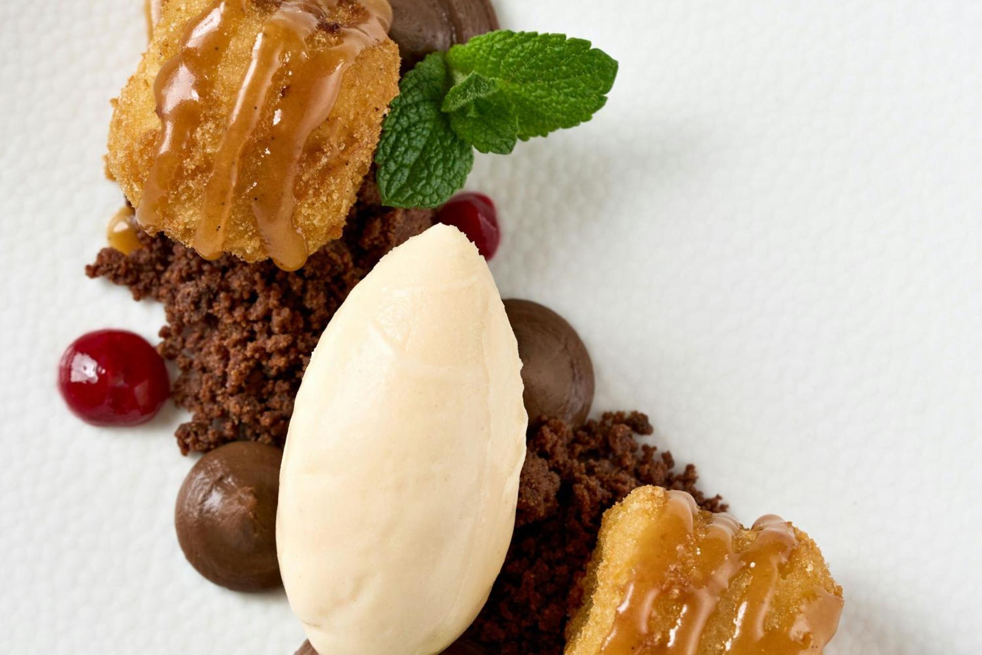 Hotel Imperial, A Luxury Collection Hotel, Viena Exterior foto A dessert prepared with honeycomb